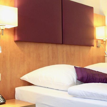 Hotel Niederrad - Self Check In Frankfurt am Main Phòng bức ảnh