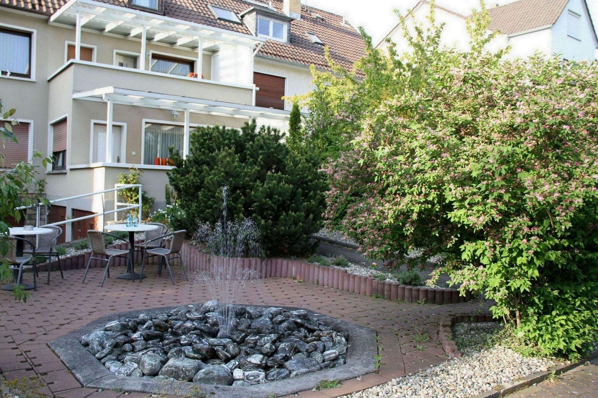 Hotel Niederrad - Self Check In Frankfurt am Main Ngoại thất bức ảnh