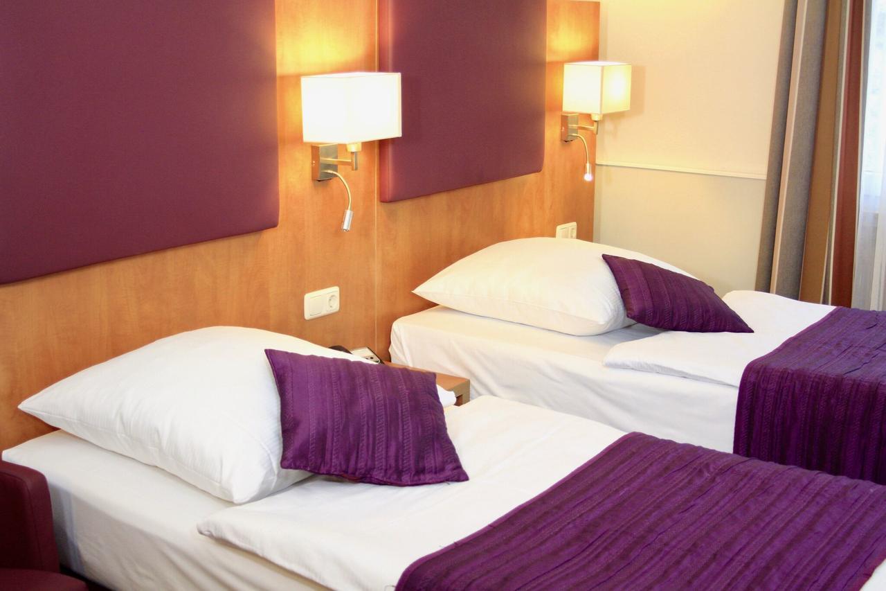 Hotel Niederrad - Self Check In Frankfurt am Main Ngoại thất bức ảnh