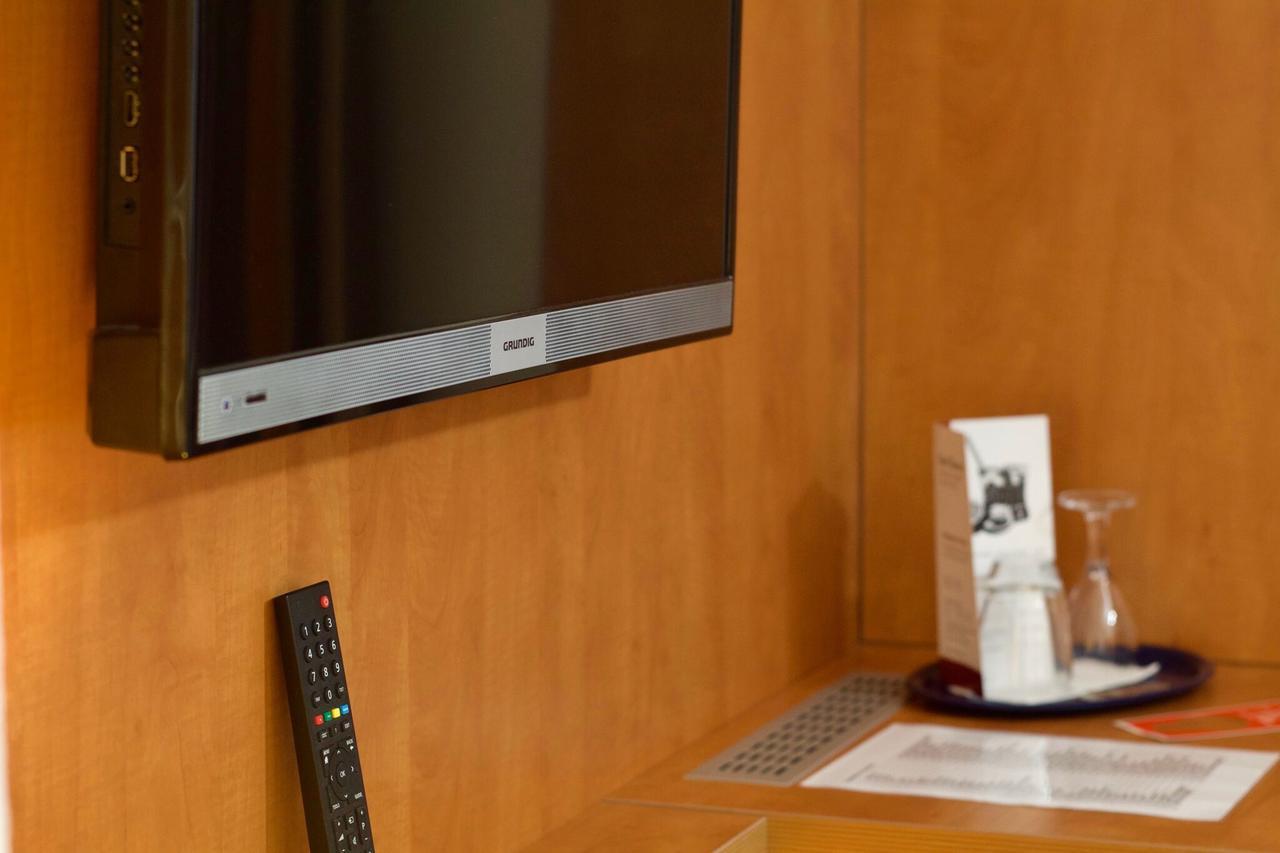 Hotel Niederrad - Self Check In Frankfurt am Main Ngoại thất bức ảnh