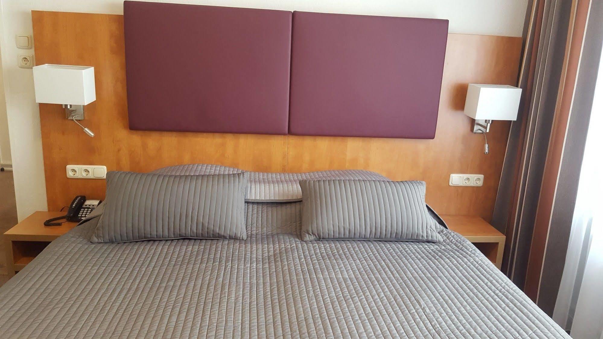 Hotel Niederrad - Self Check In Frankfurt am Main Ngoại thất bức ảnh