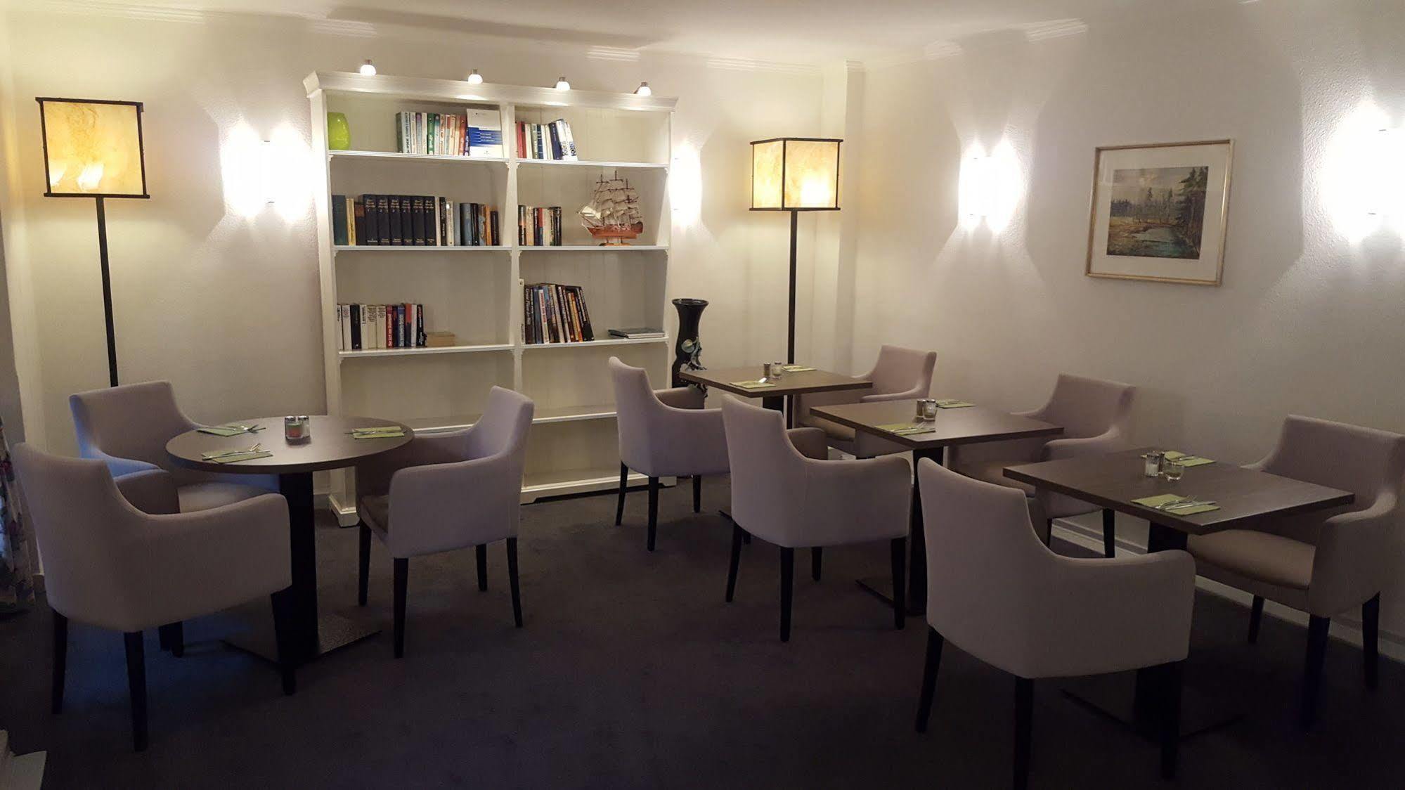 Hotel Niederrad - Self Check In Frankfurt am Main Ngoại thất bức ảnh